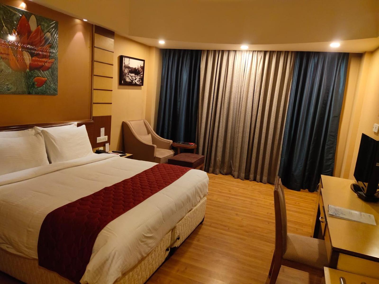 Hotel The Plaza Hyderabad Esterno foto