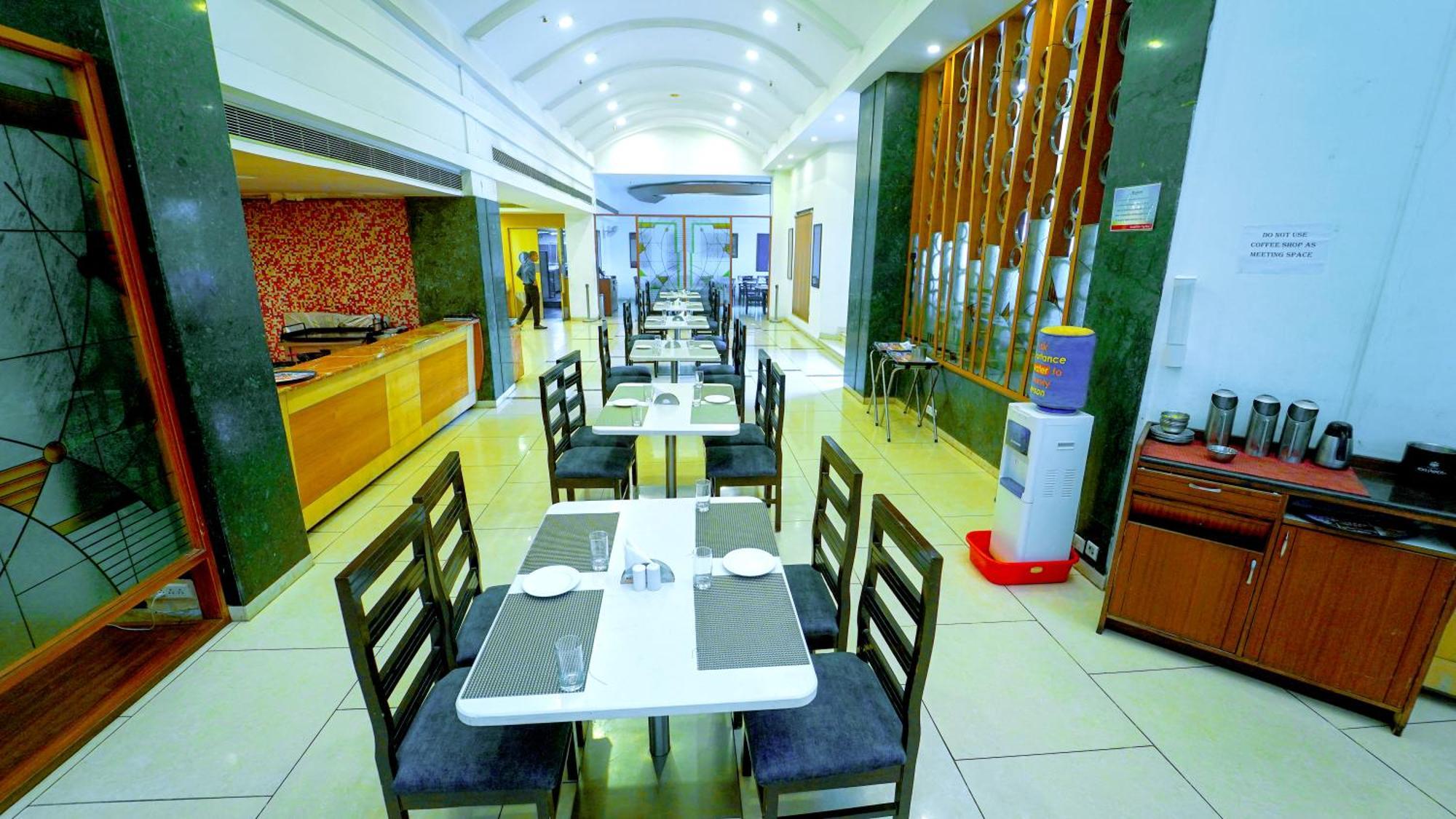 Hotel The Plaza Hyderabad Esterno foto