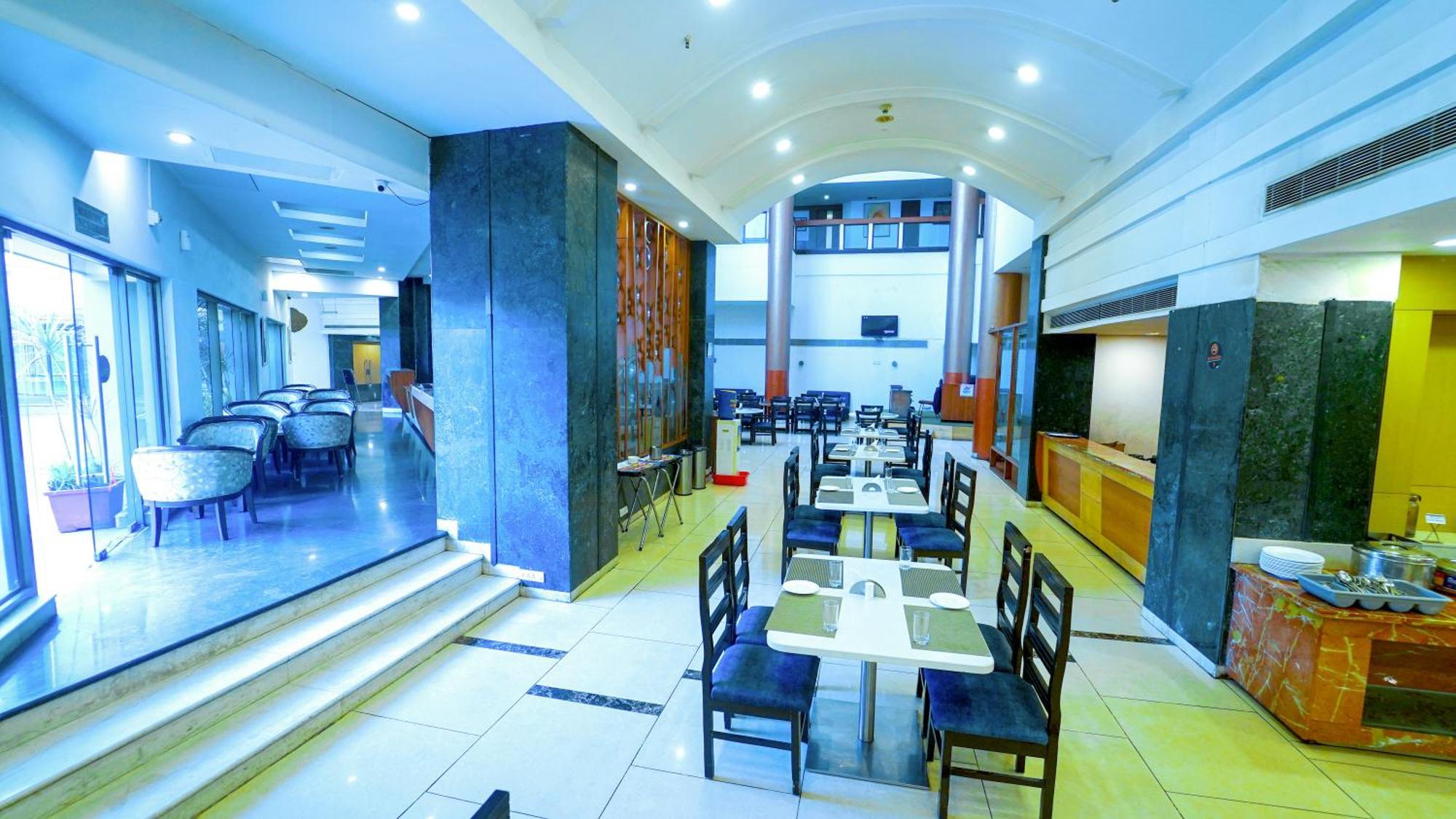 Hotel The Plaza Hyderabad Esterno foto