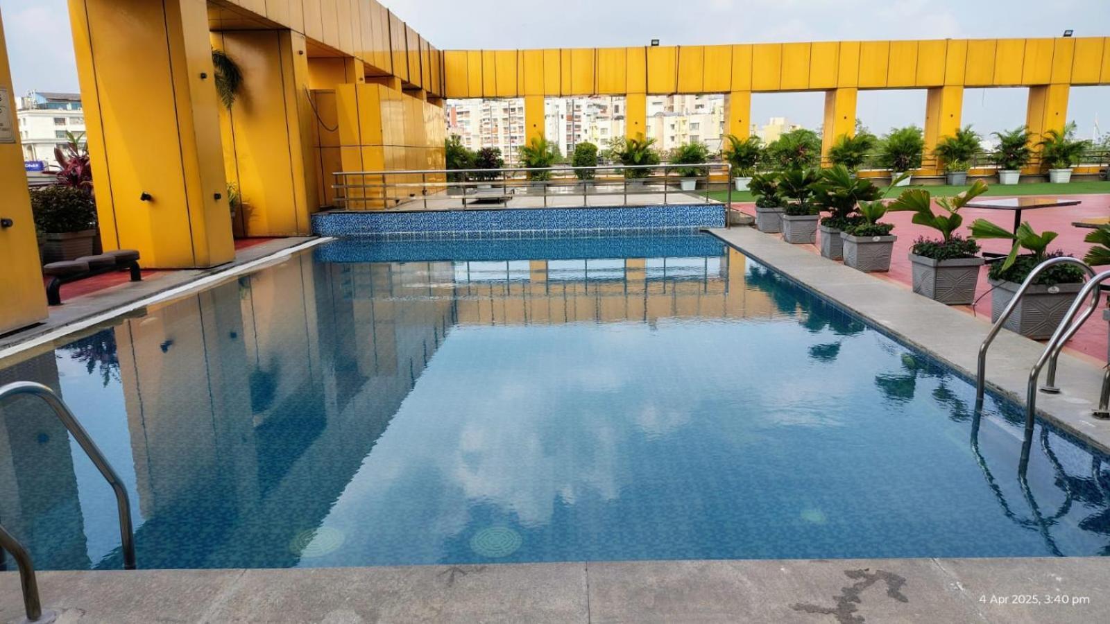 Hotel The Plaza Hyderabad Esterno foto